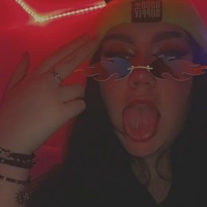 Meet your Posher, Kayla